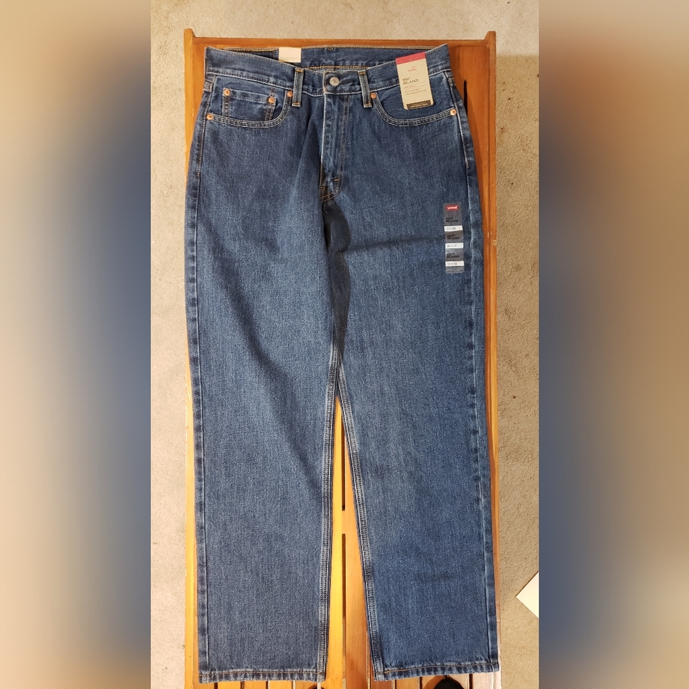 550 relaxed Levi's jeans